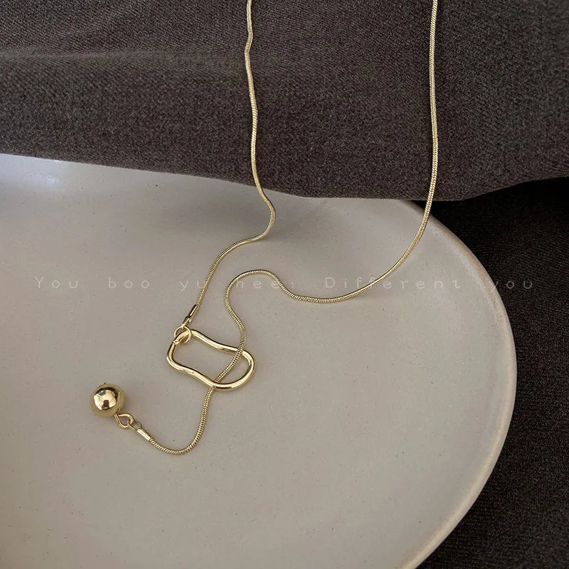 Geometric Pull-Out Pendant Necklace