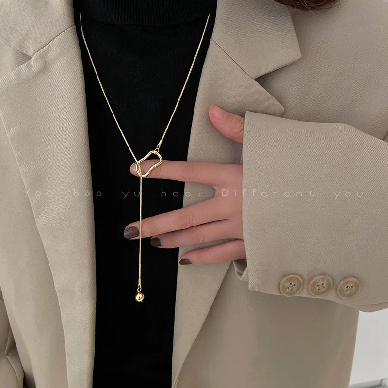 Geometric Pull-Out Pendant Necklace