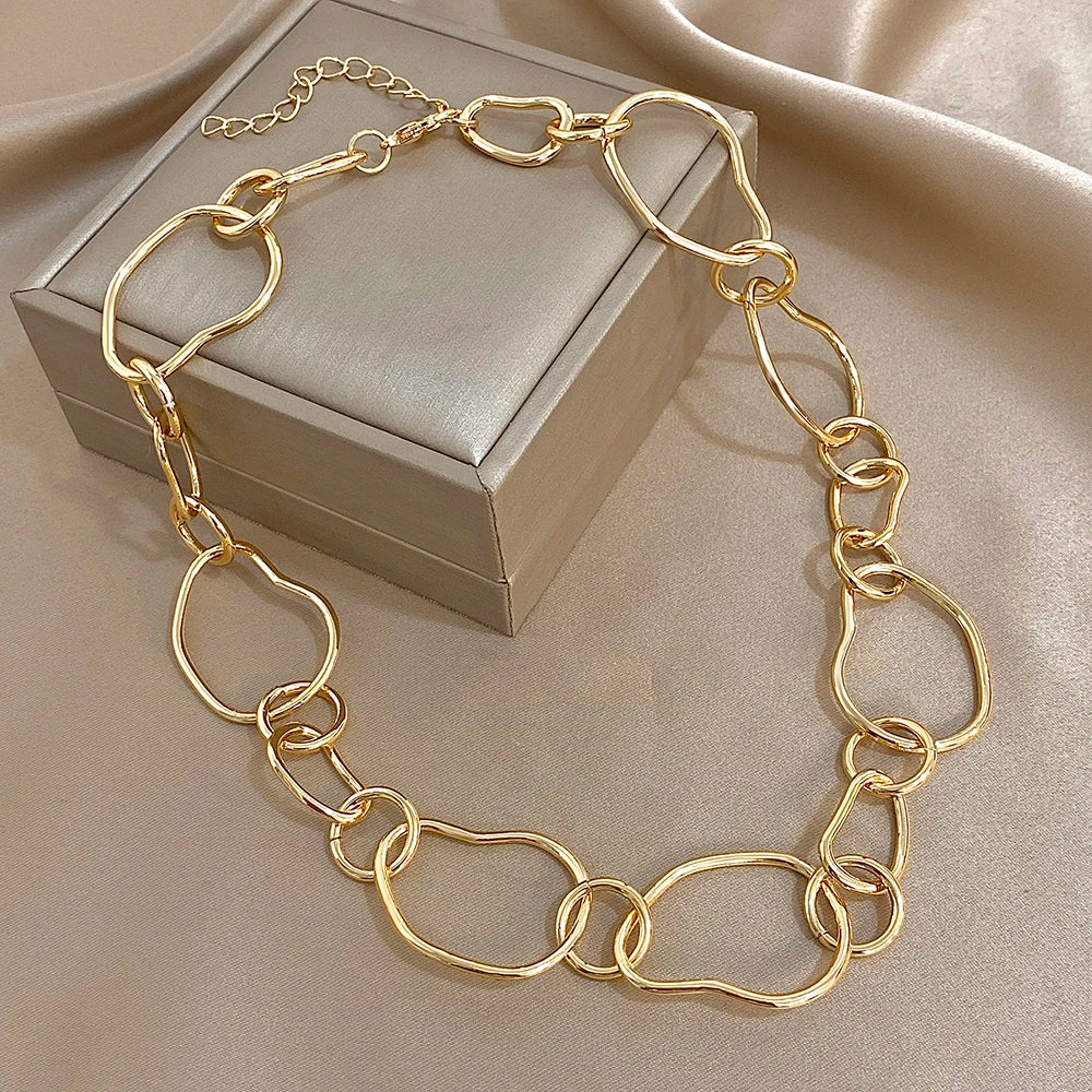 Geometric Link Choker Necklace