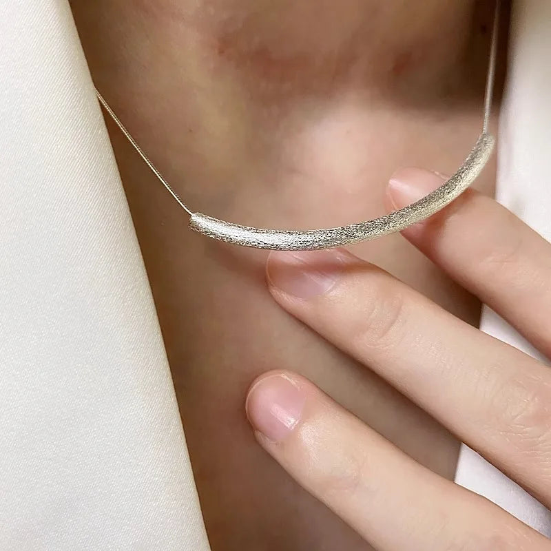 Curved Arc Clavicle Necklace