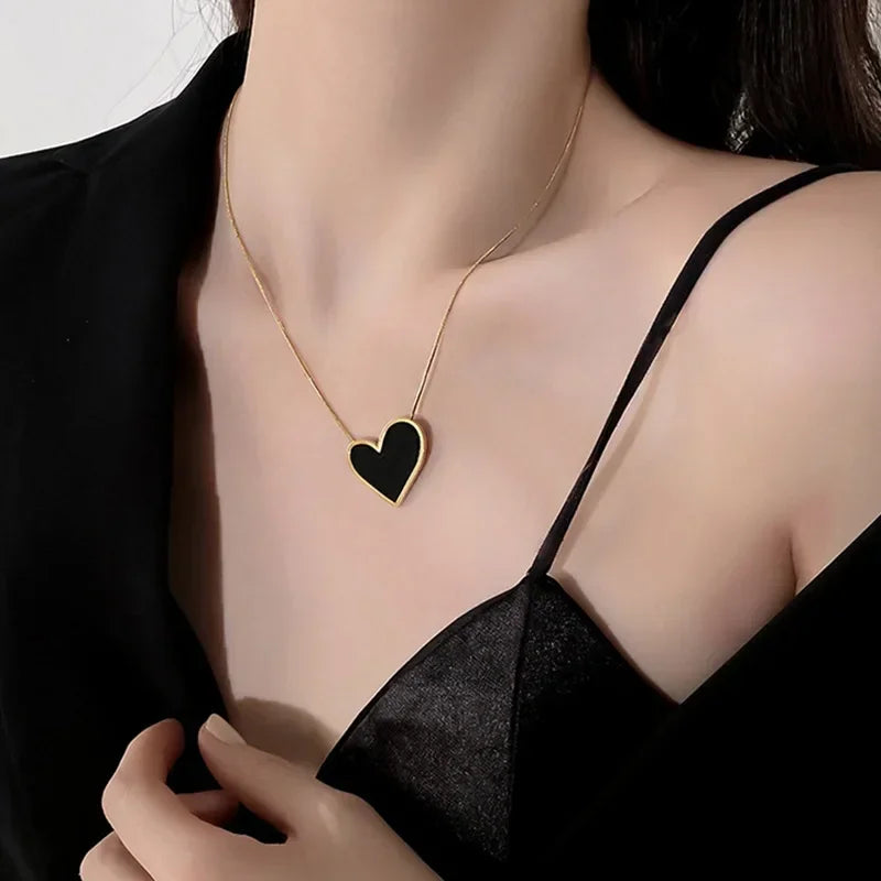 Exquisite Choker Pendant