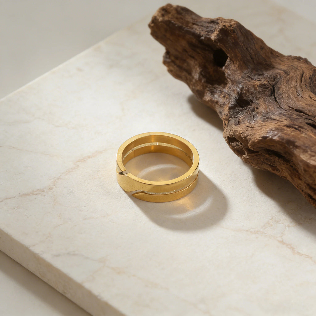Classic Minimalist Rings