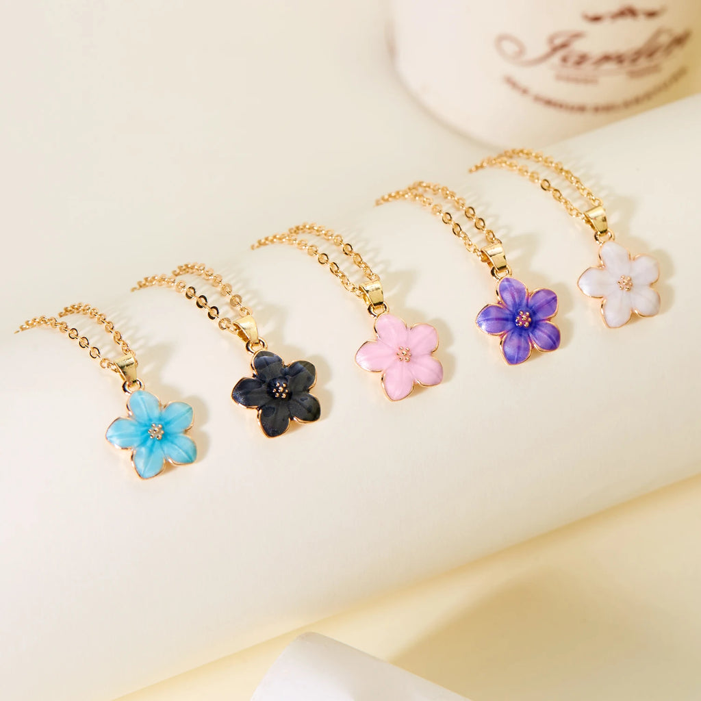 Pretty Flower Necklace