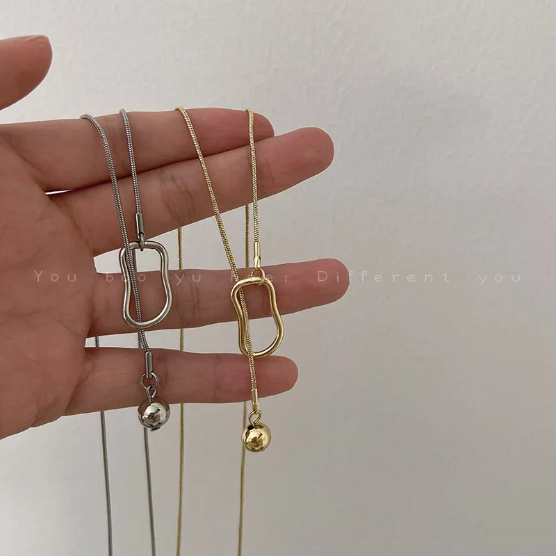 Geometric Pull-Out Pendant Necklace