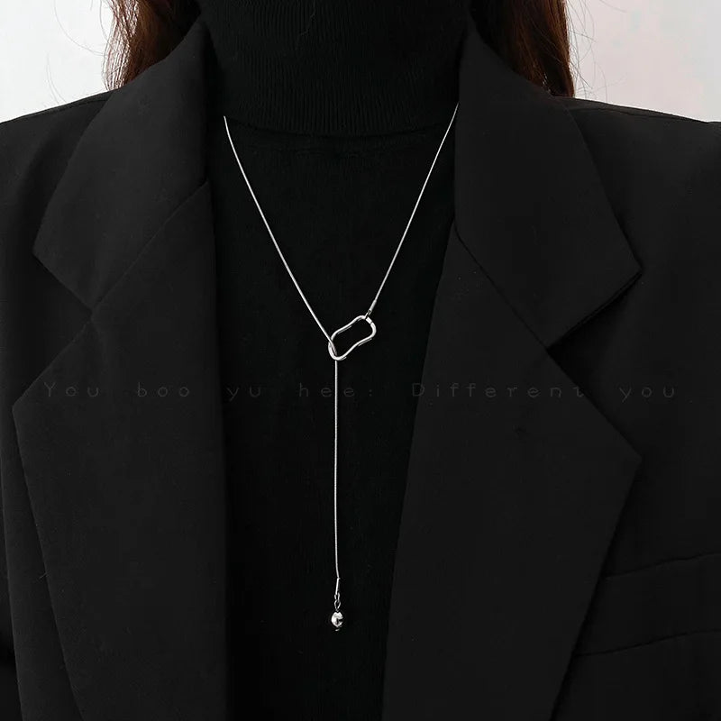 Geometric Pull-Out Pendant Necklace