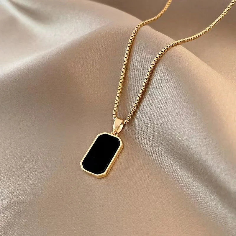 Exquisite Choker Pendant