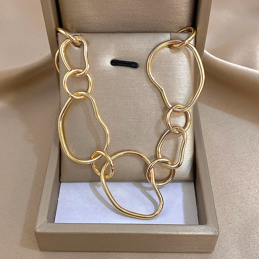Geometric Link Choker Necklace
