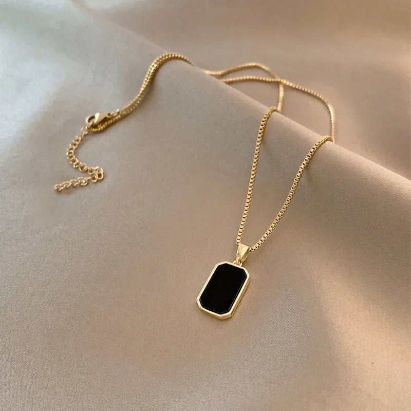 Exquisite Choker Pendant