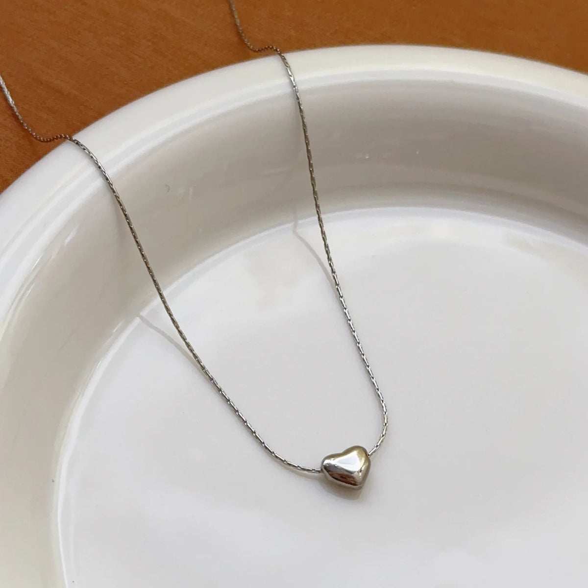 Bead Clavicle Necklace