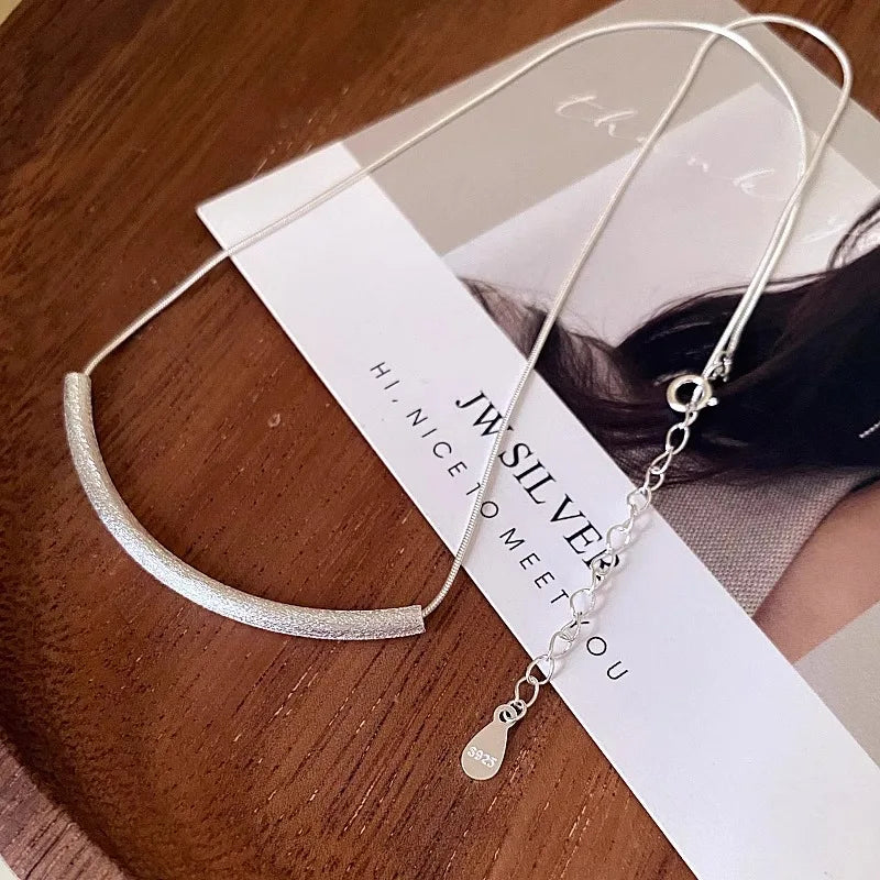 Curved Arc Clavicle Necklace
