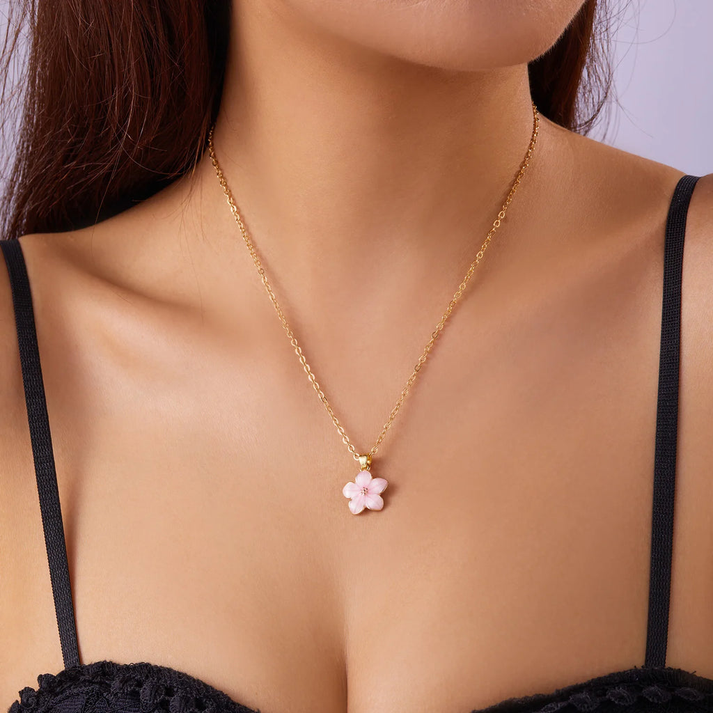 Pretty Flower Necklace